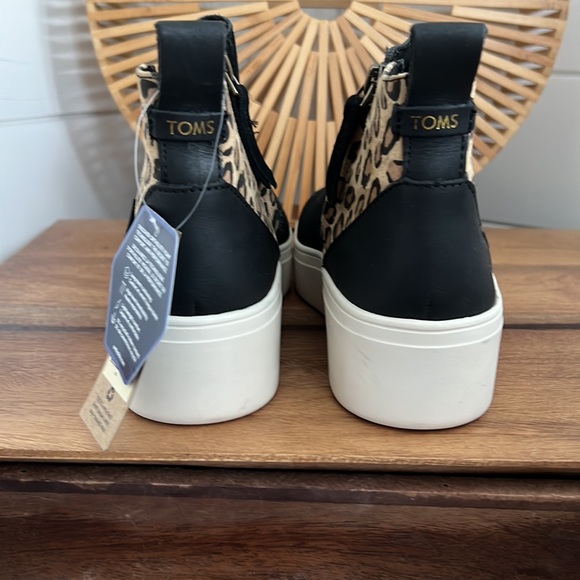 NWT Tom’s ortholite Jamie booties - Picture 8 of 17